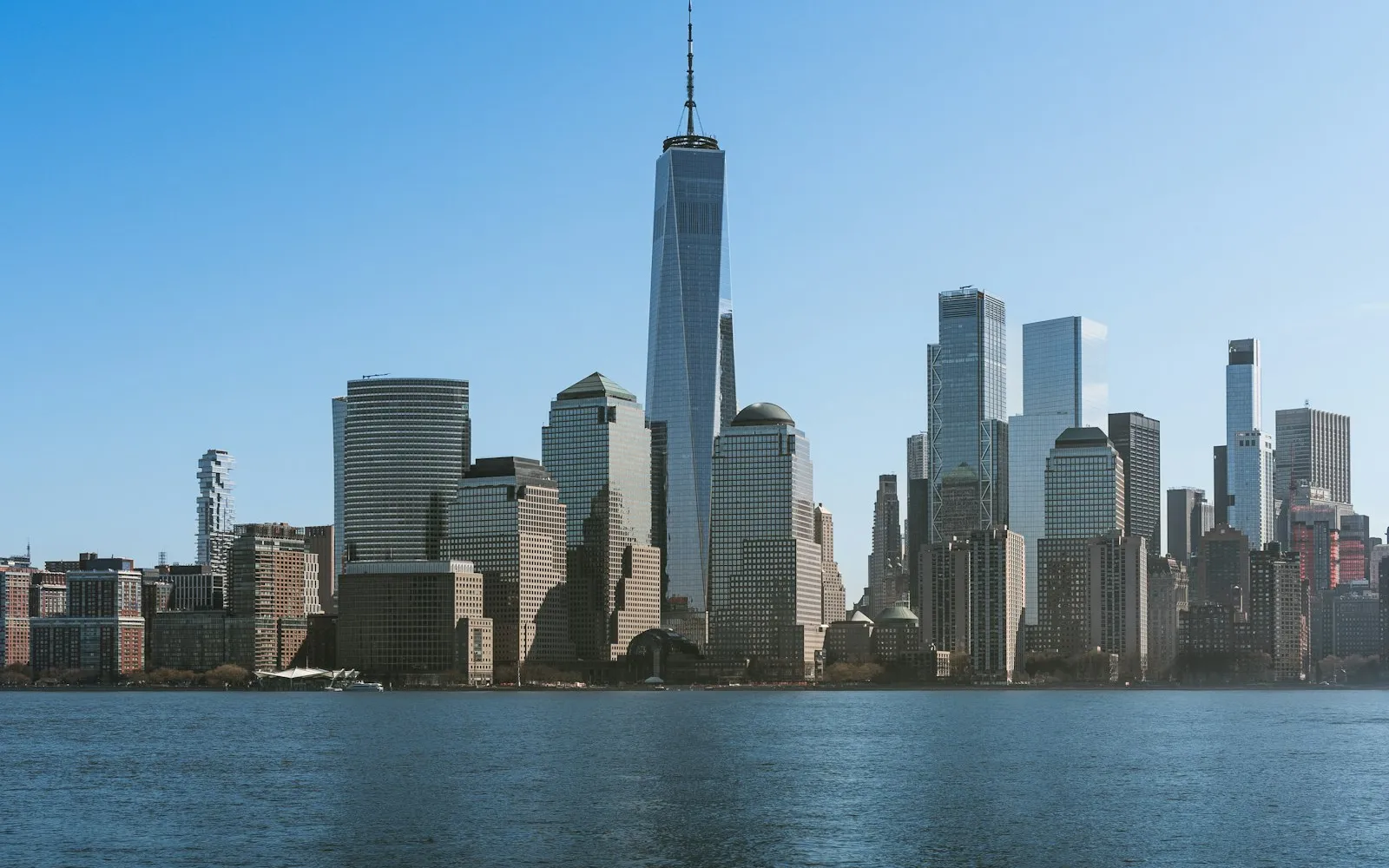Lower Manhattan skyline and One World Trade Center